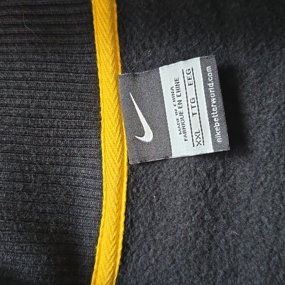 Men's Nike Iowa Hawkeye 1/4 Zip Long Sleeve Sweatshirt - Picture 4 of 5